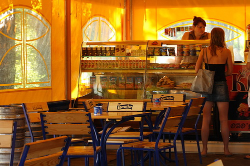 "Брестское пиво" реализует пиво и квас на пляжах Мухавца благодаря частному бизнесу